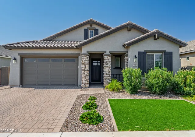 Photo 1 of Single family home for sale at 2995 W Lynx Dr, San Tan Valley, AZ 85144 | MLS# 6908881 | Listing updated on 2026-08-23