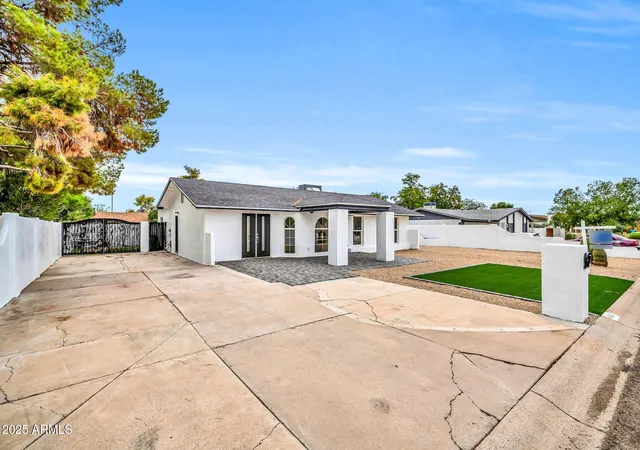 Photo 3 of Single family home for sale at 4301 E Bluefield Ave, Phoenix, AZ 85032 | MLS# 6910610 | Listing updated on 2026-08-25