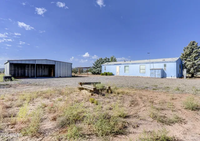 Homes for sale in Paulden, AZ | 1805 W Carriage Ln, Paulden, AZ 86334 | MLS# 6912846