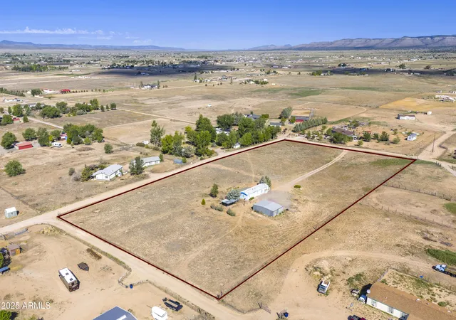 Homes for sale in Paulden, AZ | 1805 W Carriage Ln, Paulden, AZ 86334 | MLS# 6912846