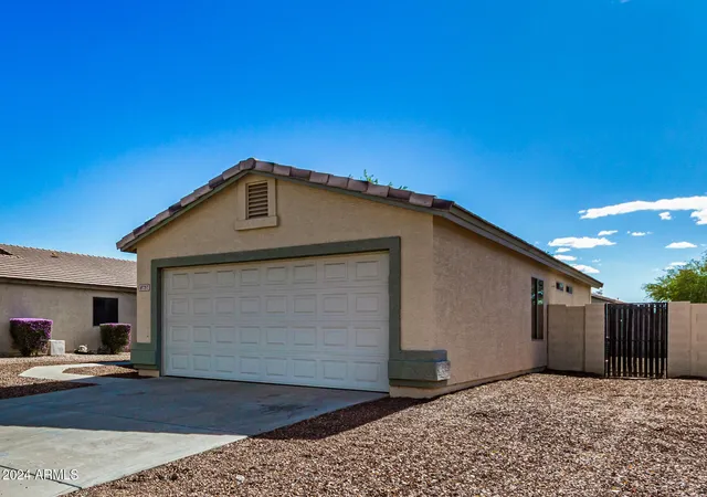 Photo 2 of Sale Pending at 8757 W Griswold Rd, Peoria, AZ 85345 | MLS# 6912069 | Listing updated on 2026-07-20