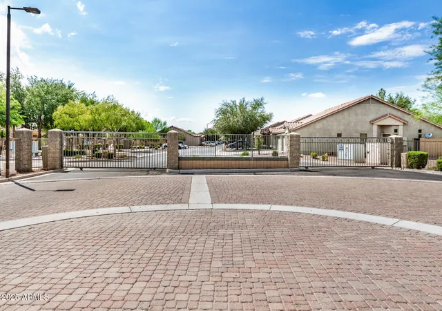 2nd image of 16620 S 48Th St, Phoenix, AZ 85048