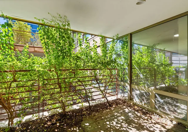 2nd image of 7127 E Rancho Vis Dr, Scottsdale, AZ 85251