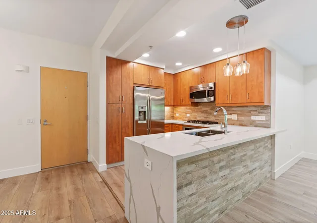 5th image of 7127 E Rancho Vista Dr #2003, Scottsdale, AZ 85251 | MLS# 6935332