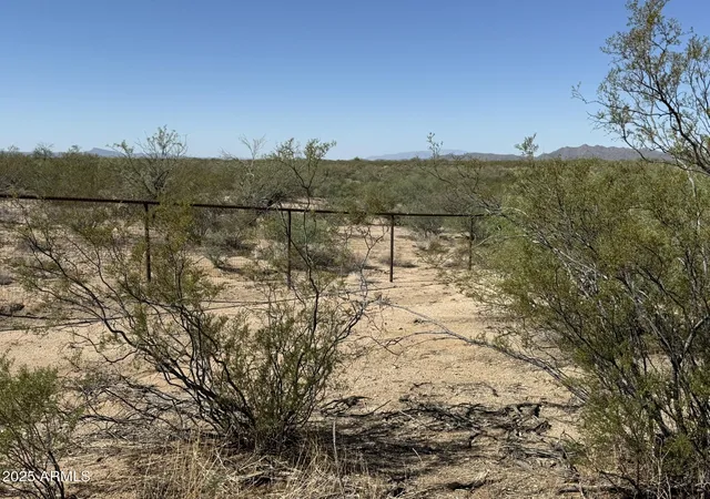1st image of Xx00 W Saguaro Hill Trail, Congress, AZ 85332 | MLS# 6917742