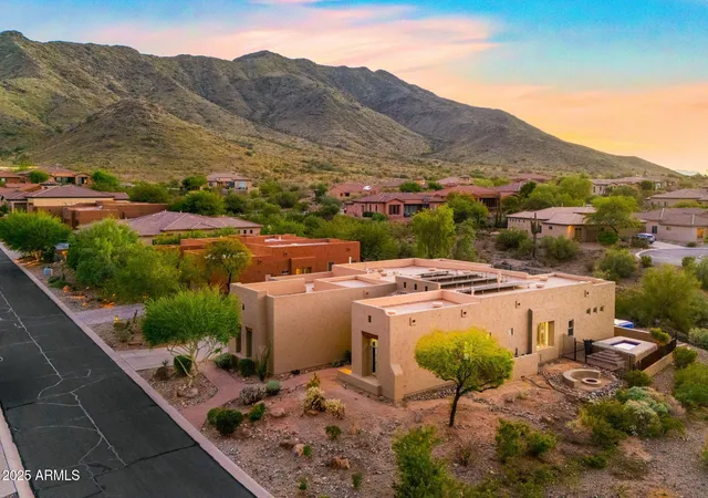 3rd image of 10302 S 16Th Ave, Phoenix, AZ 85041 | MLS# 6928459