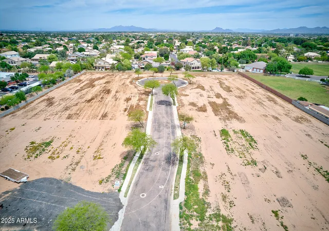 5th image of 884 N Poinciana Ct #5, Gilbert, AZ 85234 | MLS# 6979845