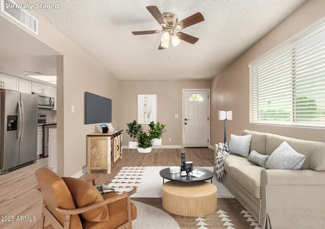 2nd image of 2633 W Ocotillo Rd, Phoenix, AZ 85017