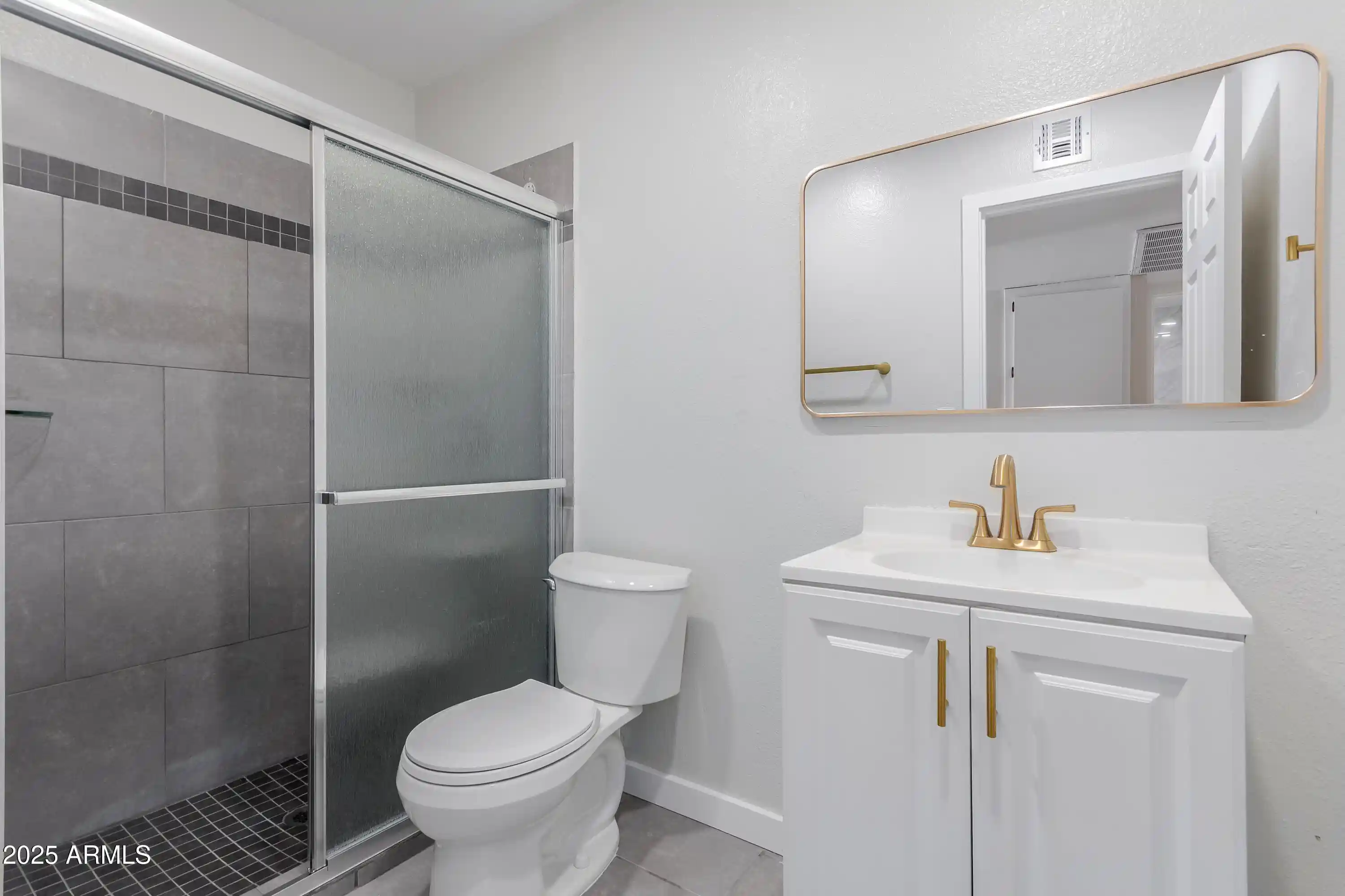 Listing Photo 13 - Condo for sale in 18202 N Cave Creek Rd located at 18202 N Cave Creek Rd, Phoenix, AZ 85032 - Unit #245
