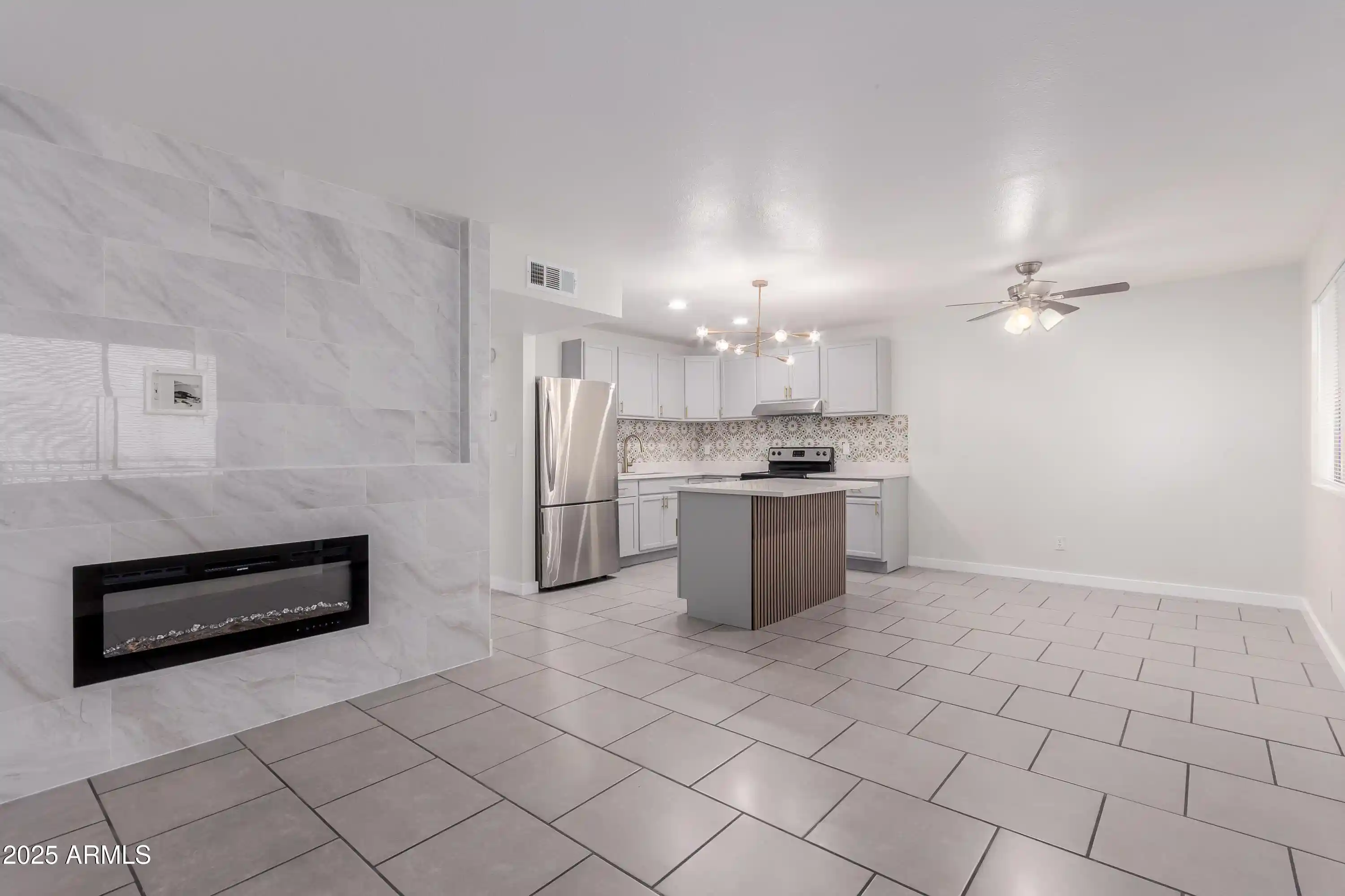 Listing Photo 2 - Condo for sale in 18202 N Cave Creek Rd located at 18202 N Cave Creek Rd, Phoenix, AZ 85032 - Unit #245