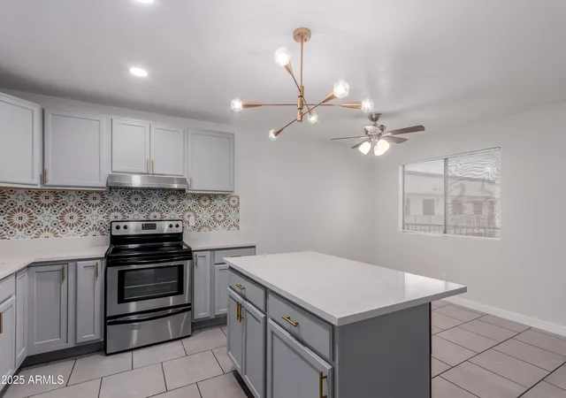 Listing Photo 5 - Condo for sale in building located at 18202 N Cave Creek Rd, Phoenix, AZ 85032 - Unit #245