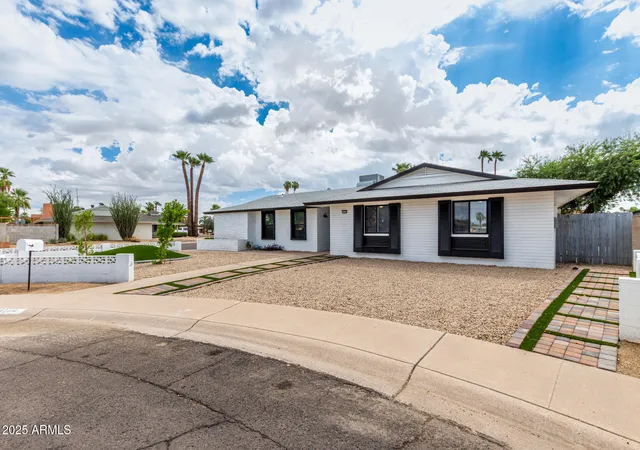 Homes for sale in Glendale, AZ | 8104 N 45Th Ave, Glendale, AZ 85302 | MLS# 6925519