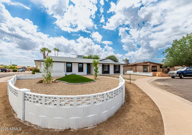 Homes for sale in Glendale, AZ | 8104 N 45Th Ave, Glendale, AZ 85302 | MLS# 6925519