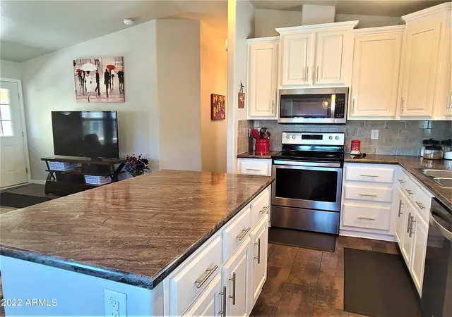 Photo 3 of Manufactured home for sale at 650 N Hawes Rd #2869, Mesa, AZ 85207 | MLS# 6925650 | Listing updated on 2026-06-30