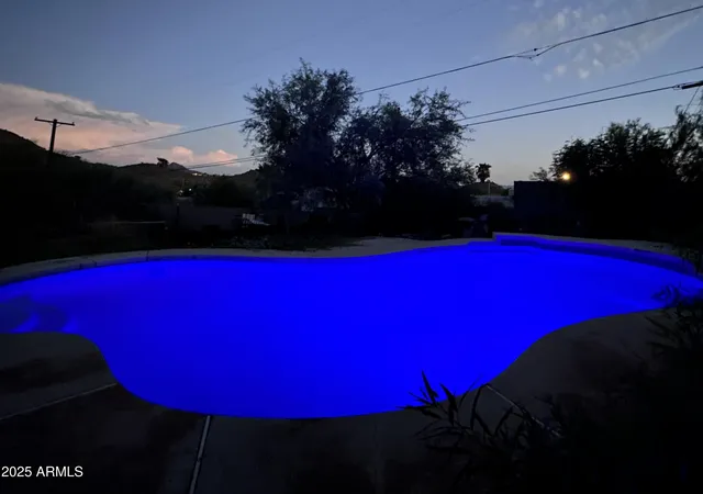 Photo 3 of Single family home for sale at 939 W Mercer Ln, Phoenix, AZ 85029 | MLS# 6925872 | Listing updated on 2026-08-29