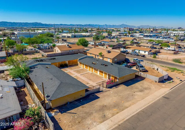 Photo 3 of Townhouse for sale at 2505 E Monroe St, Phoenix, AZ 85034 | MLS# 6933943 | Listing updated on 2026-08-25