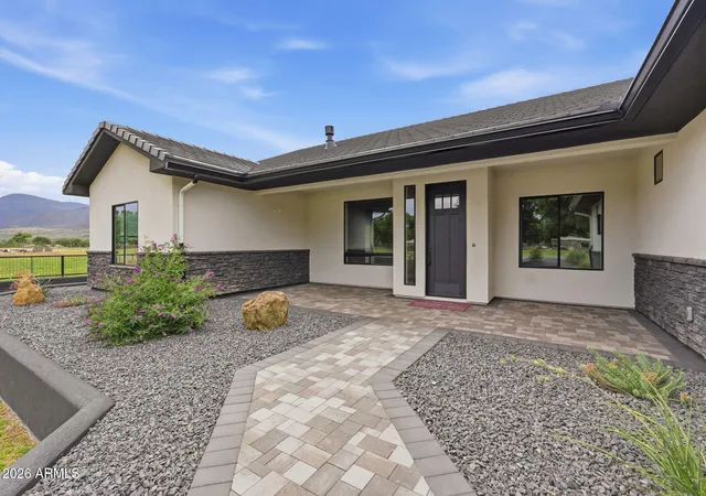 Photo 4 of Single family home for sale at 1010 S Clarence Ln, Camp Verde, AZ 86322 | MLS# 6926833 | Listing updated on 2026-08-25