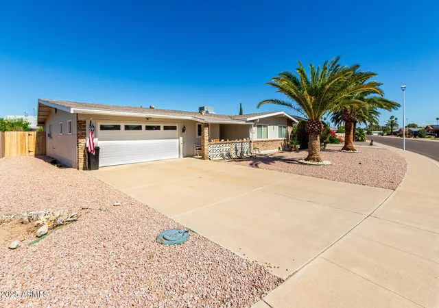 Photo 2 of Single family home for sale at 11002 W Deanne Dr, Sun City, AZ 85351 | MLS# 6926805 | Listing updated on 2026-10-28