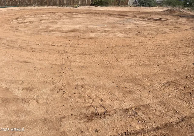 2nd image of 26730 S Grandview Dr E #A, Congress, AZ 85332 | MLS# 6928473