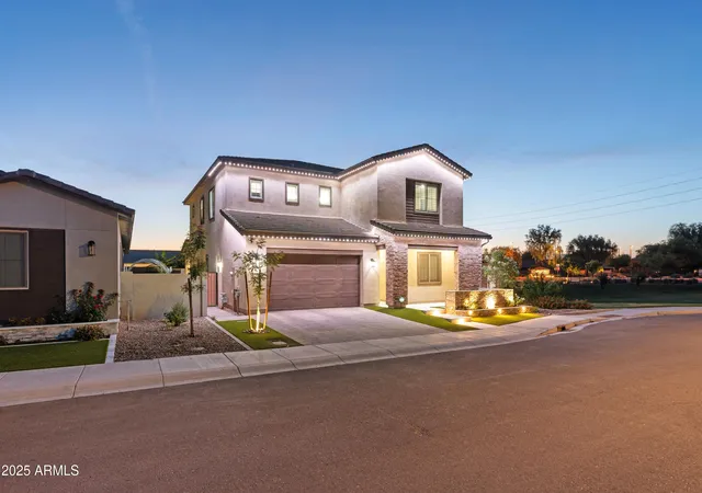 Photo 3 of Sale Pending at 5232 S Cobblestone St, Gilbert, AZ 85298 | MLS# 6929317 | Listing updated on 2026-08-11