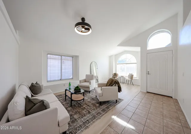 3rd image of 922 E Blackhawk Dr, Phoenix, AZ 85024 | MLS# 6931567
