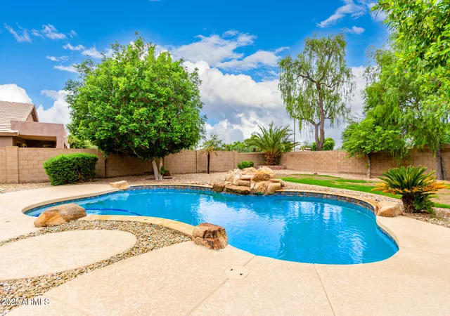 Homes for sale in Glendale, AZ | 21078 N 74th Ln, Glendale, AZ 85308 | MLS# 6932029