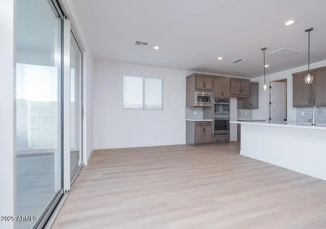Photo 4 of Single family home for sale at 356 E La Estela Ln, San Tan Valley, AZ 85140 | MLS# 6932890 | Listing updated on 2026-09-18