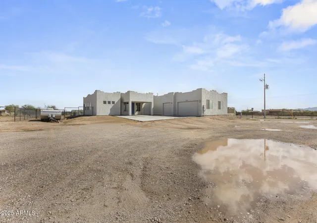 Photo 1 of Single family home for sale at 32011 N 225th Dr, Wittmann, AZ 85361 | MLS# 6934078 | Listing updated on 2026-05-22