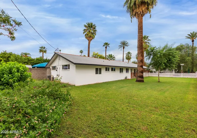 3rd image of 328 E Bethany Home Rd, Phoenix, AZ 85012 | MLS# 6934815