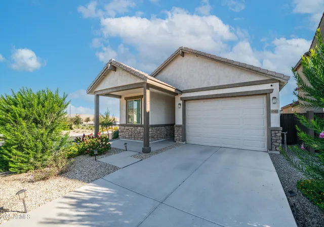 Photo 3 of Single family home for sale at 4548 W Charlie Dr, San Tan Valley, AZ 85144 | MLS# 6935674 | Listing updated on 2026-04-17