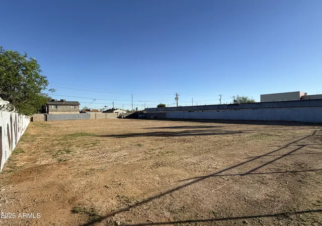 2nd image of 1842 E Washington St #22, Phoenix, AZ 85034 | MLS# 6939750