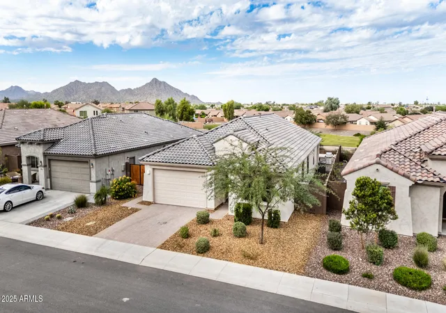 Photo 1 of Sale Pending at 1894 W Summer Ln, San Tan Valley, AZ 85144 | MLS# 6937702 | Listing updated on 2026-01-29
