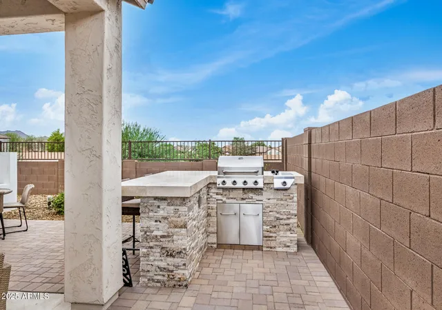 Photo 4 of Sale Pending at 1894 W Summer Ln, San Tan Valley, AZ 85144 | MLS# 6937702 | Listing updated on 2026-01-29