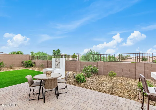 Photo 3 of Sale Pending at 1894 W Summer Ln, San Tan Valley, AZ 85144 | MLS# 6937702 | Listing updated on 2026-01-29