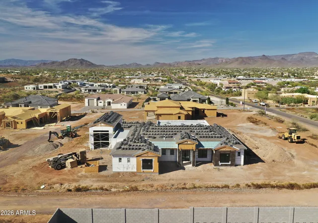3rd image of 612 E Tanglewood Trl, Phoenix, AZ 85085 | MLS# 6936982