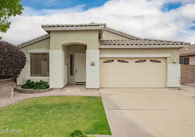 Photo 2 of Single family home for sale at 9225 W Runion Dr, Peoria, AZ 85382 | MLS# 6937832 | Listing updated on 2026-02-10