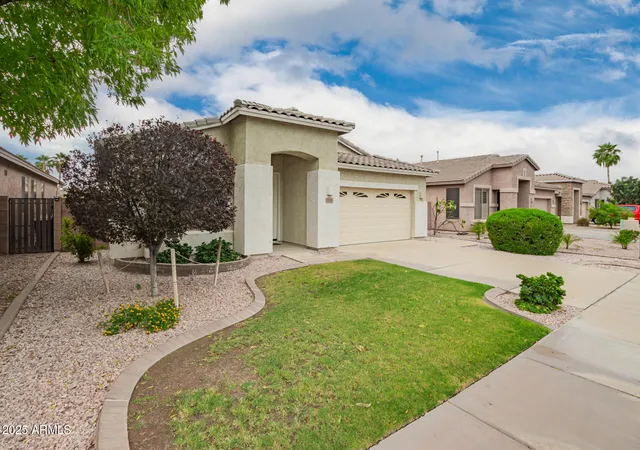 Photo 3 of Single family home for sale at 9225 W Runion Dr, Peoria, AZ 85382 | MLS# 6937832 | Listing updated on 2026-02-10