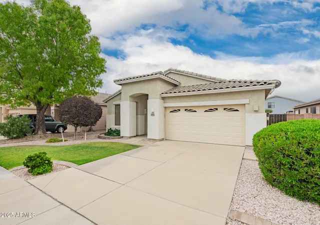 Photo 4 of Single family home for sale at 9225 W Runion Dr, Peoria, AZ 85382 | MLS# 6937832 | Listing updated on 2026-02-10