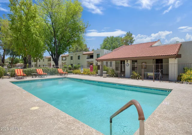 4th image of 10444 N 69Th St, Paradise Valley, AZ 85253