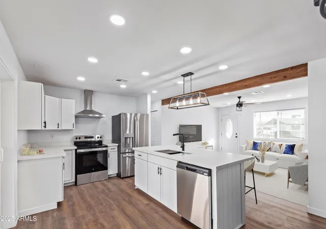3rd image of 12820 N 29Th Dr, Phoenix, AZ 85029 | MLS# 6938238