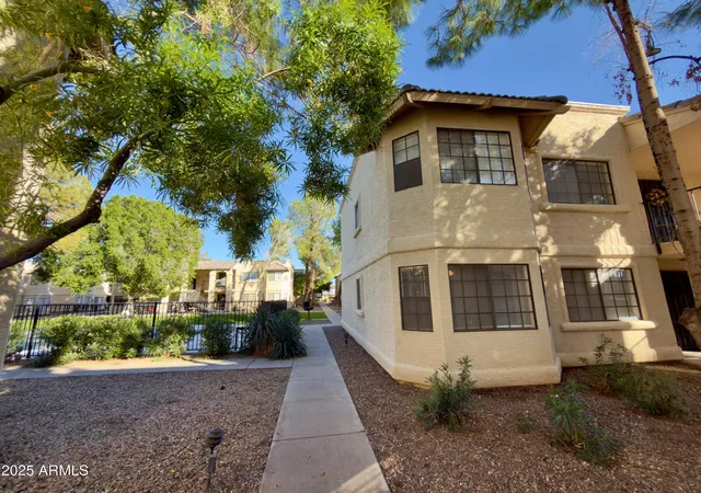 Photo 1 of Townhouse for sale at 925 S Longmore -- #109, Mesa, AZ 85202 | MLS# 6939328 | Listing updated on 2026-07-17