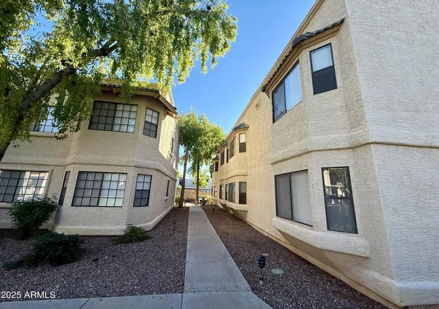 Photo 3 of Townhouse for sale at 925 S Longmore -- #109, Mesa, AZ 85202 | MLS# 6939328 | Listing updated on 2026-07-17