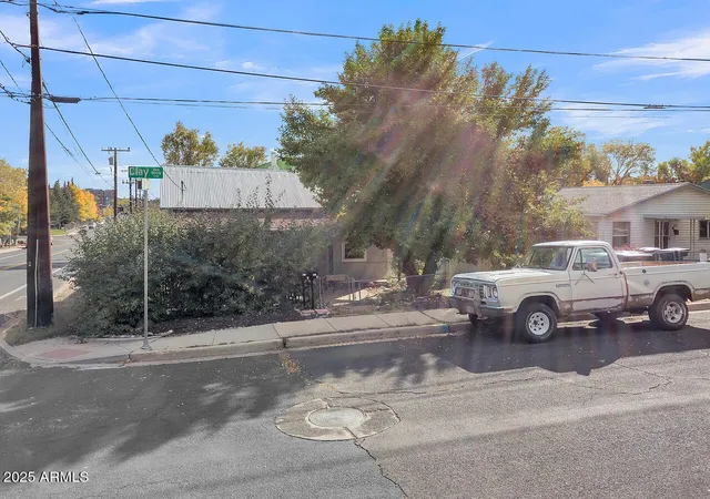 2nd image of 903 W Clay Ave, Flagstaff, AZ 86001 | MLS# 6939403