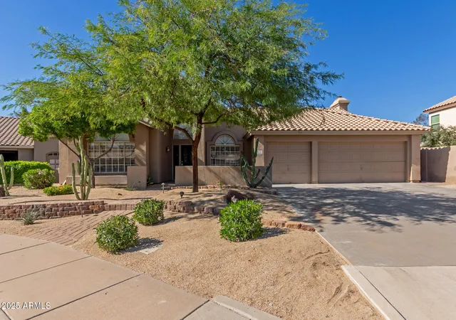 Photo 2 of Single family home for sale at 810 N Los Altos Dr, Chandler, AZ 85224 | MLS# 6943131 | Listing updated on 2026-08-31