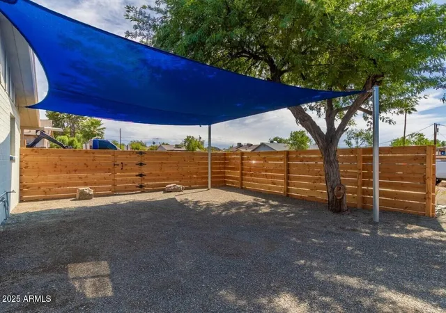 Photo 3 of Townhouse for sale at 1322 W North Ln, Phoenix, AZ 85021 | MLS# 6951102 | Listing updated on 2026-08-25