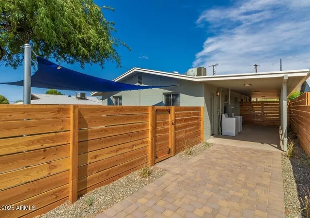 Photo 4 of Townhouse for sale at 1322 W North Ln, Phoenix, AZ 85021 | MLS# 6951102 | Listing updated on 2026-08-25