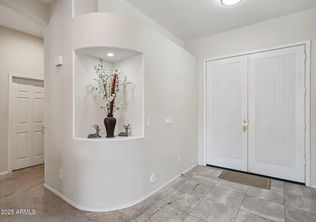 Photo 3 of Sale Pending at 2515 W Minton St, Phoenix, AZ 85041 | MLS# 6944735 | Listing updated on 2026-01-30
