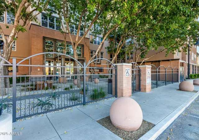 Homes for sale in Phoenix, AZ | 1326 N Central Avenue, Phoenix, AZ 85004 | Houzeo
