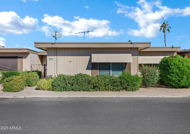 1st image of 13621 N 98th Ave #H, Sun City, AZ 85351 | MLS# 6943610