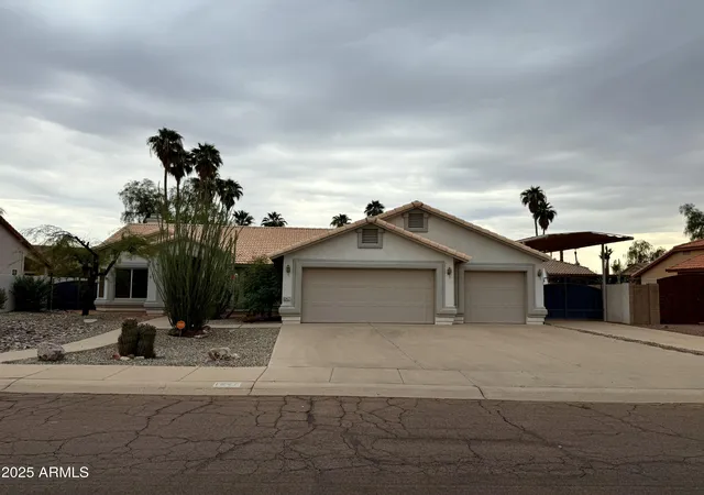 Photo 3 of Sale Pending at 1247 E Sunset Dr, Casa Grande, AZ 85122 | MLS# 6943743 | Listing updated on 2026-09-17